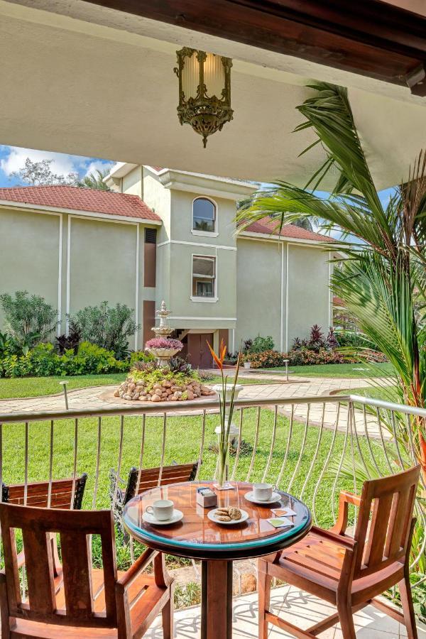 Club Mahindra Acacia Palms Hotel Kolva Kültér fotó